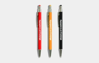 długopis metalowy soft touch z touch pen i srebrnymi akcentami 