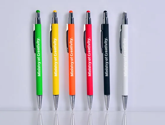 długopis metalowy soft touch z touch pen i srebrnymi akcentami  druk online 2