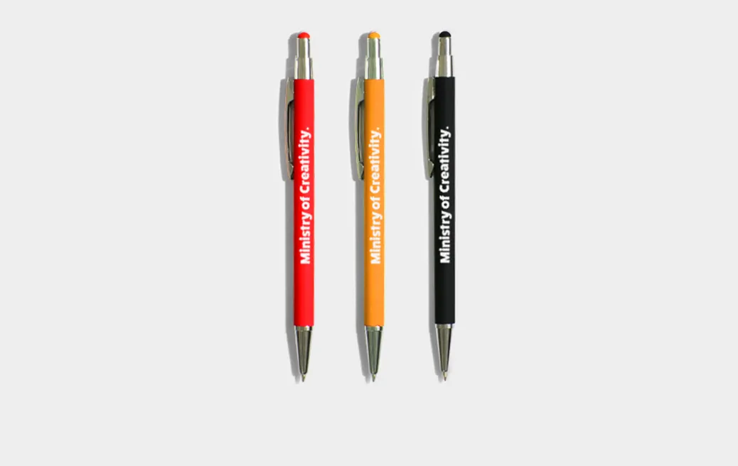 Długopis metalowy soft touch z touch pen i srebrnymi akcentami